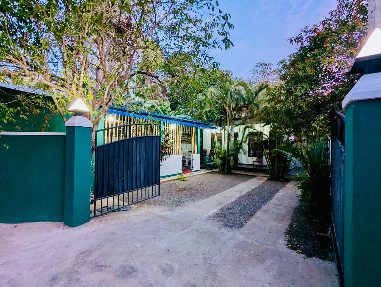 Golden Pearl Safari Villa exterior